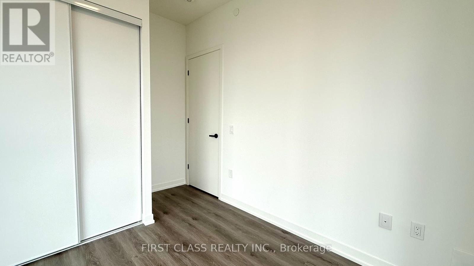 Photo 27 of 2512 28 Interchange Way, Vaughan ON