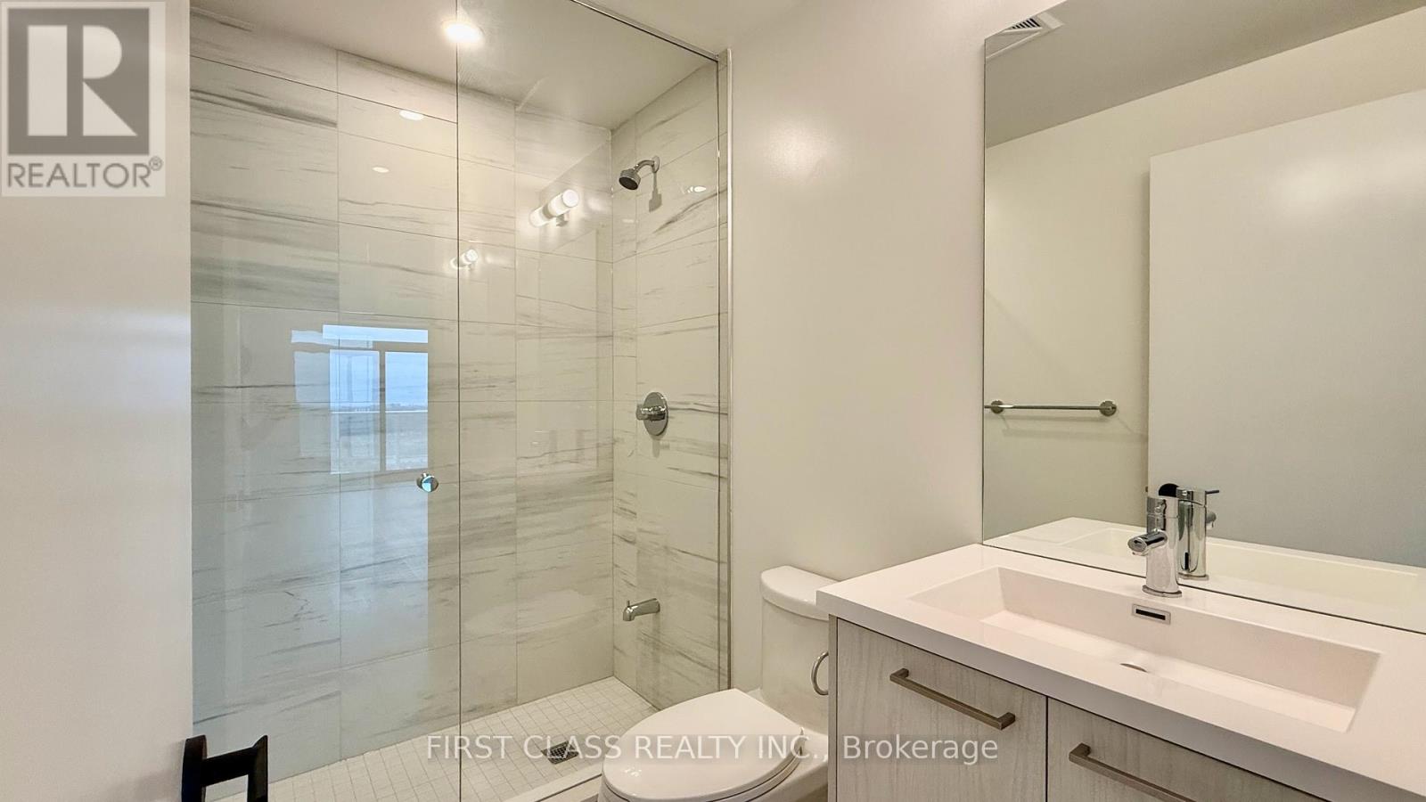 Photo 28 of 2512 28 Interchange Way, Vaughan ON