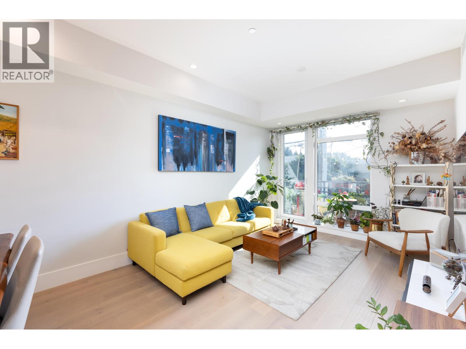 Photo 13 of 205 1591 Bowser Avenue, North Vancouver BC