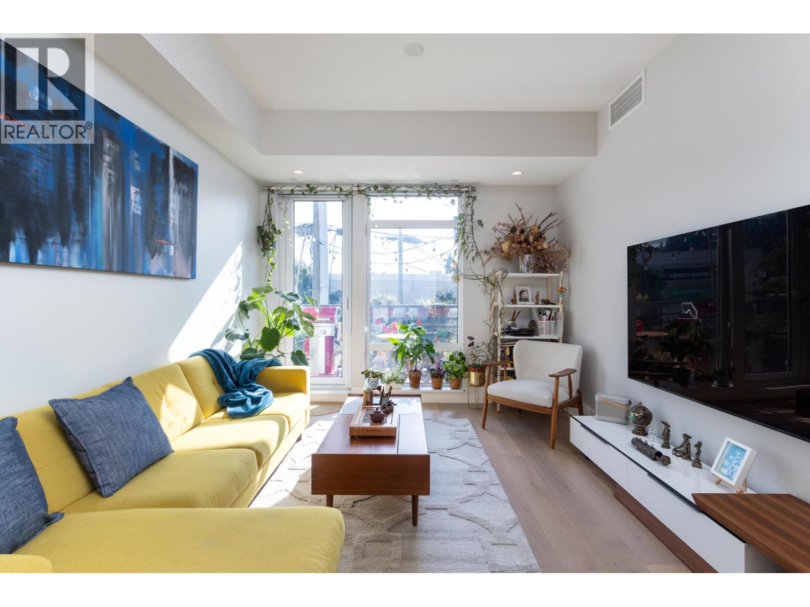Photo 15 of 205 1591 Bowser Avenue, North Vancouver BC