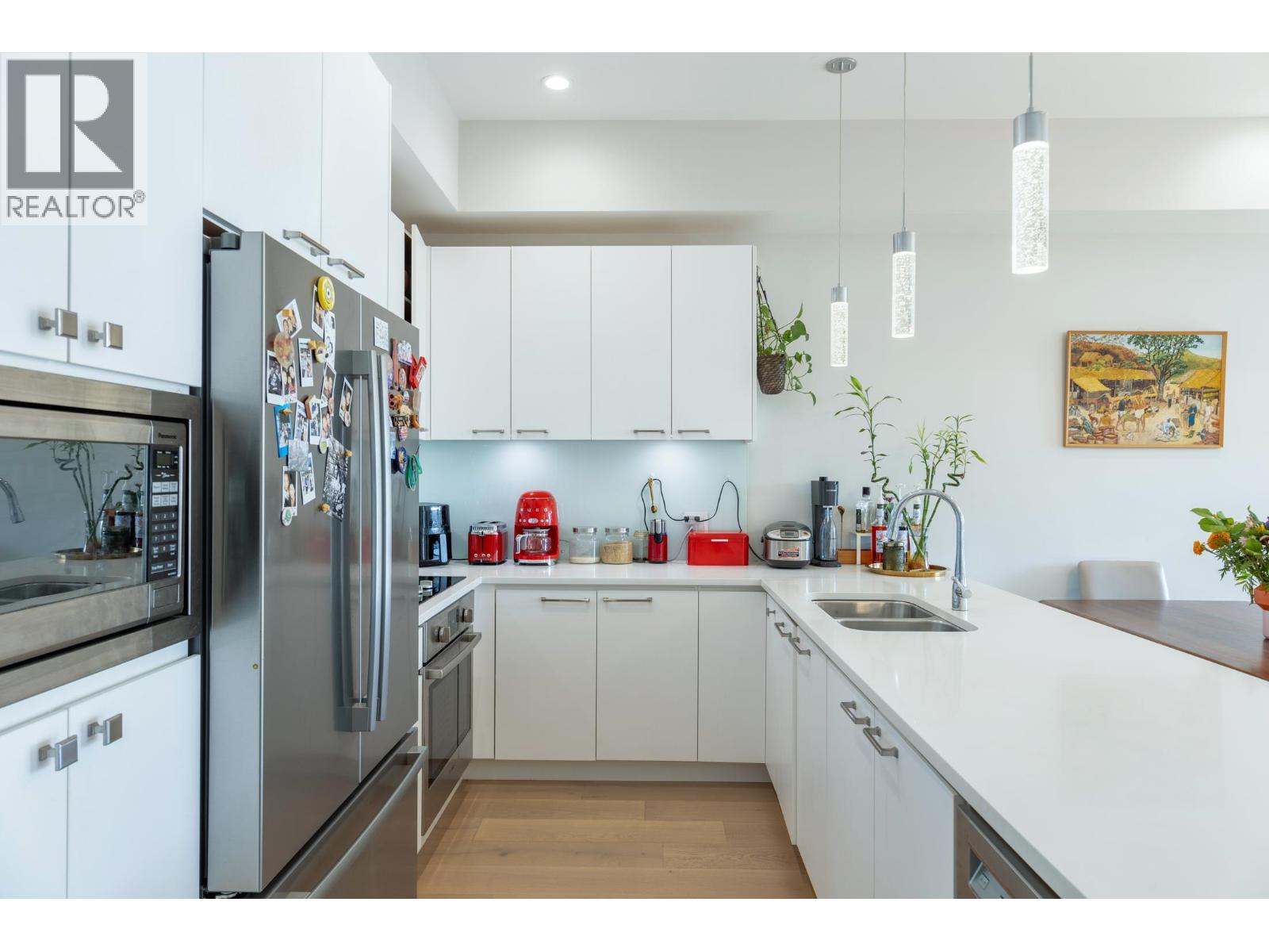 Photo 2 of 205 1591 Bowser Avenue, North Vancouver BC