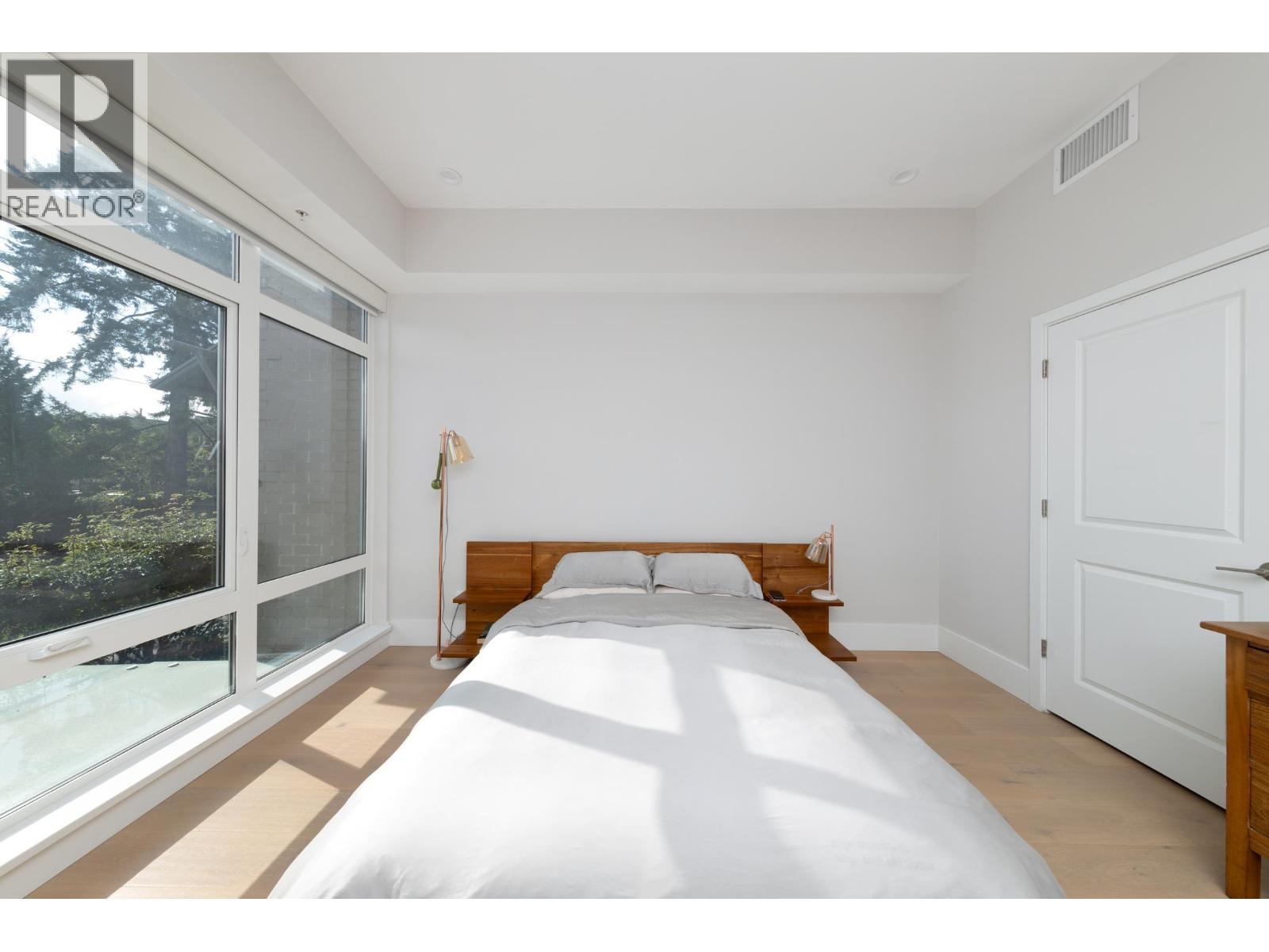 Photo 20 of 205 1591 Bowser Avenue, North Vancouver BC