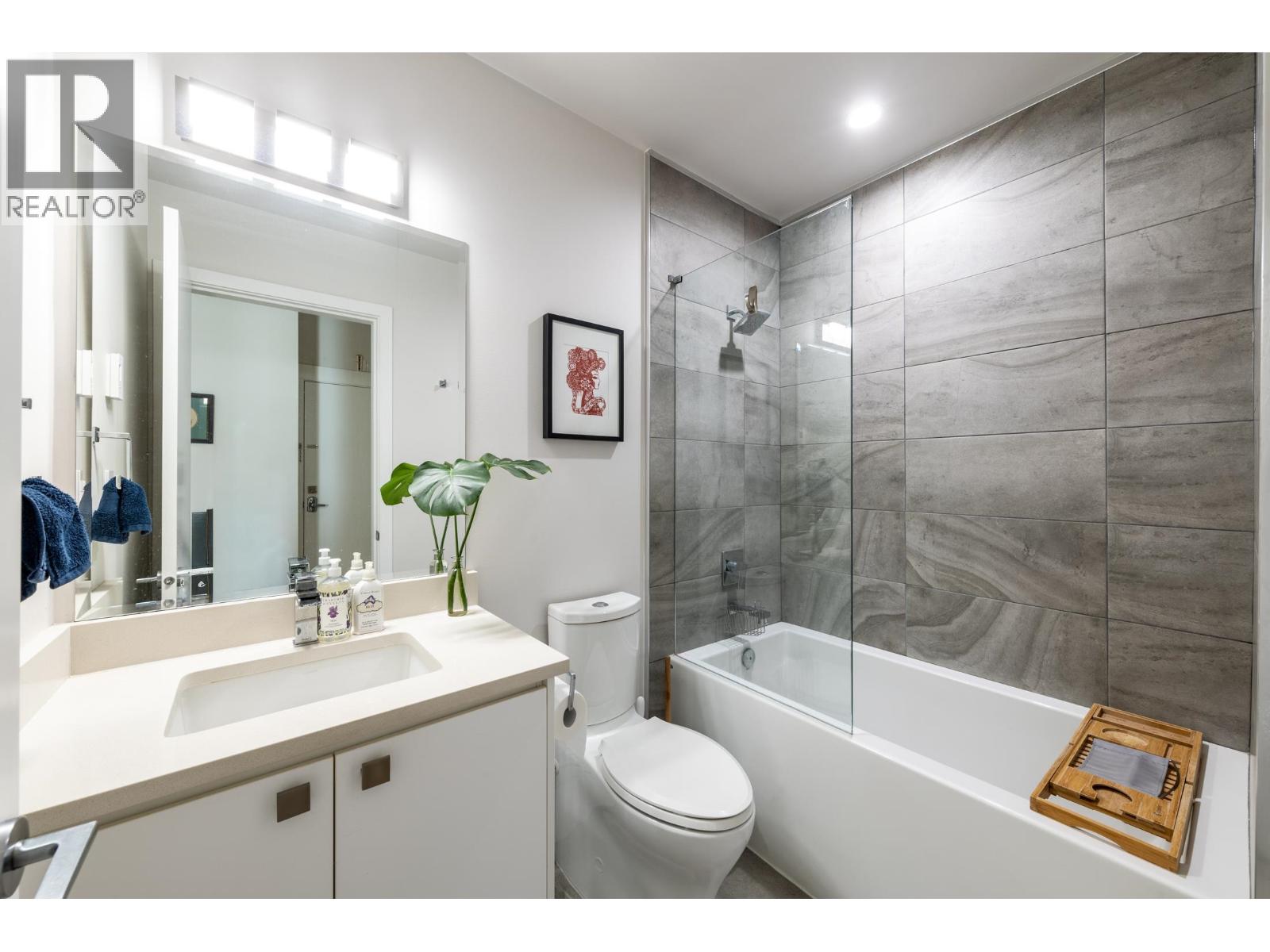 Photo 30 of 205 1591 Bowser Avenue, North Vancouver BC