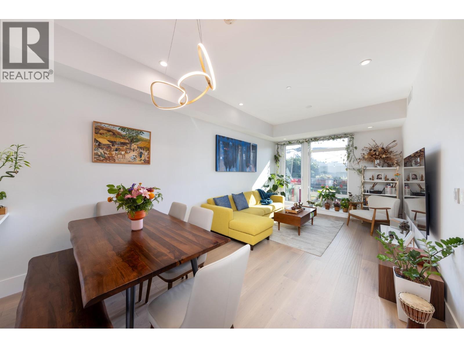 Photo 7 of 205 1591 Bowser Avenue, North Vancouver BC