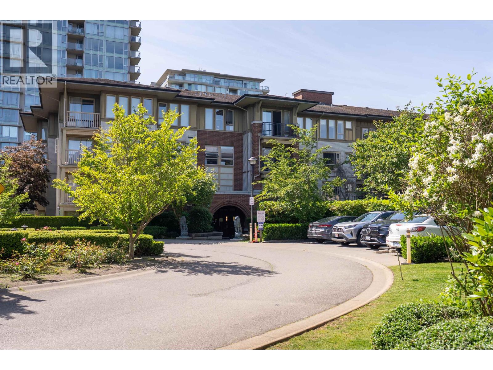 Photo 2 of 5102 5111 Garden City Road, Richmond BC