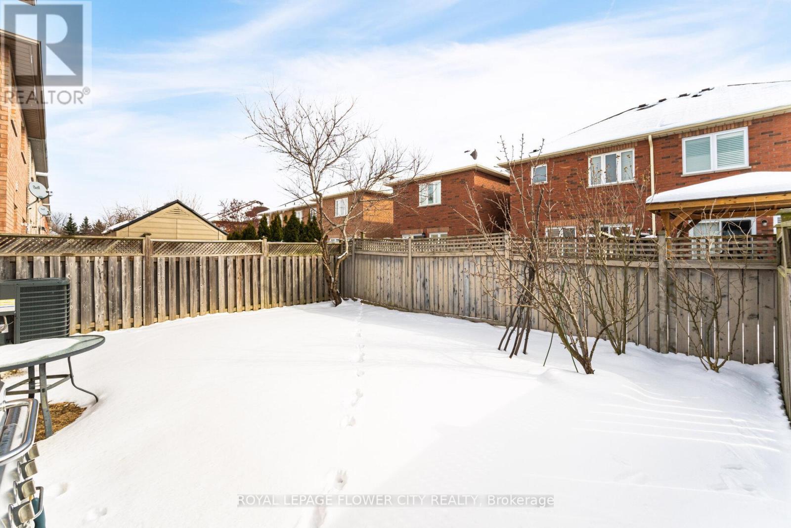 Photo 32 of 3040 Bentley Drive, Mississauga ON