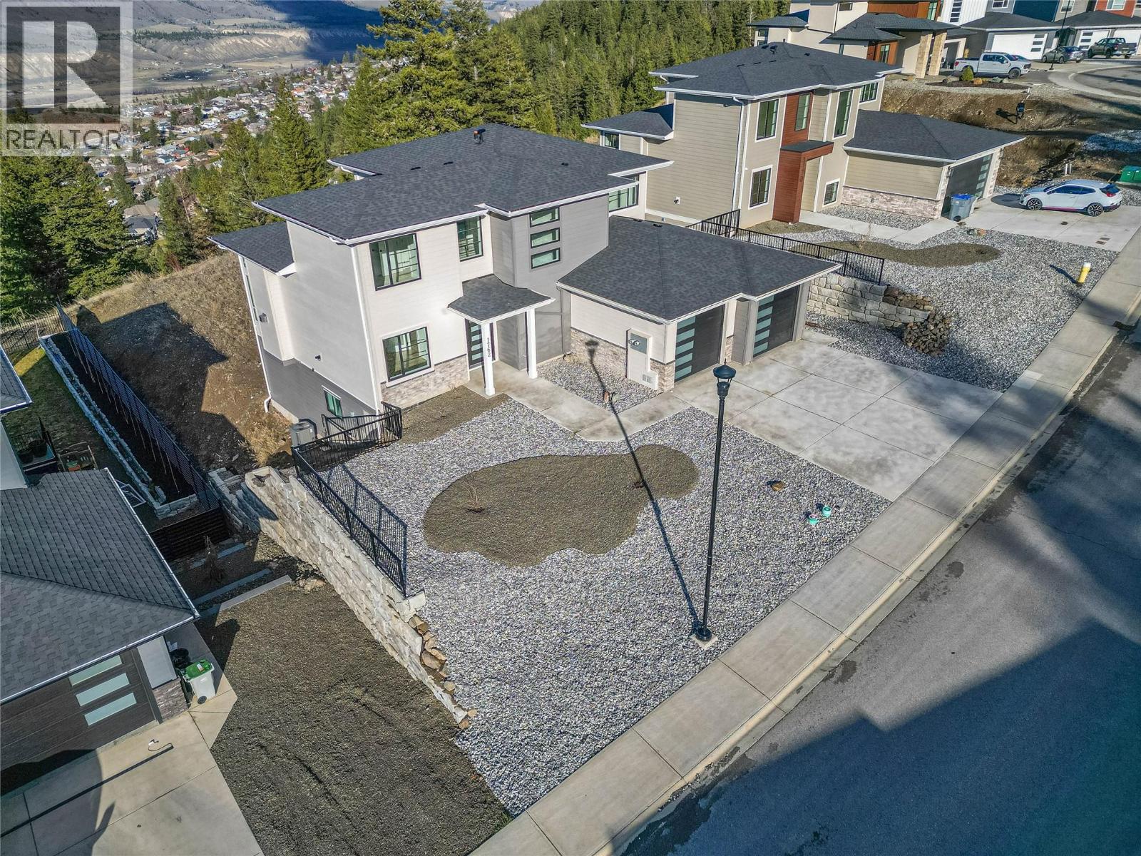 Photo 3 of 1762 Balsam Place, Kamloops BC