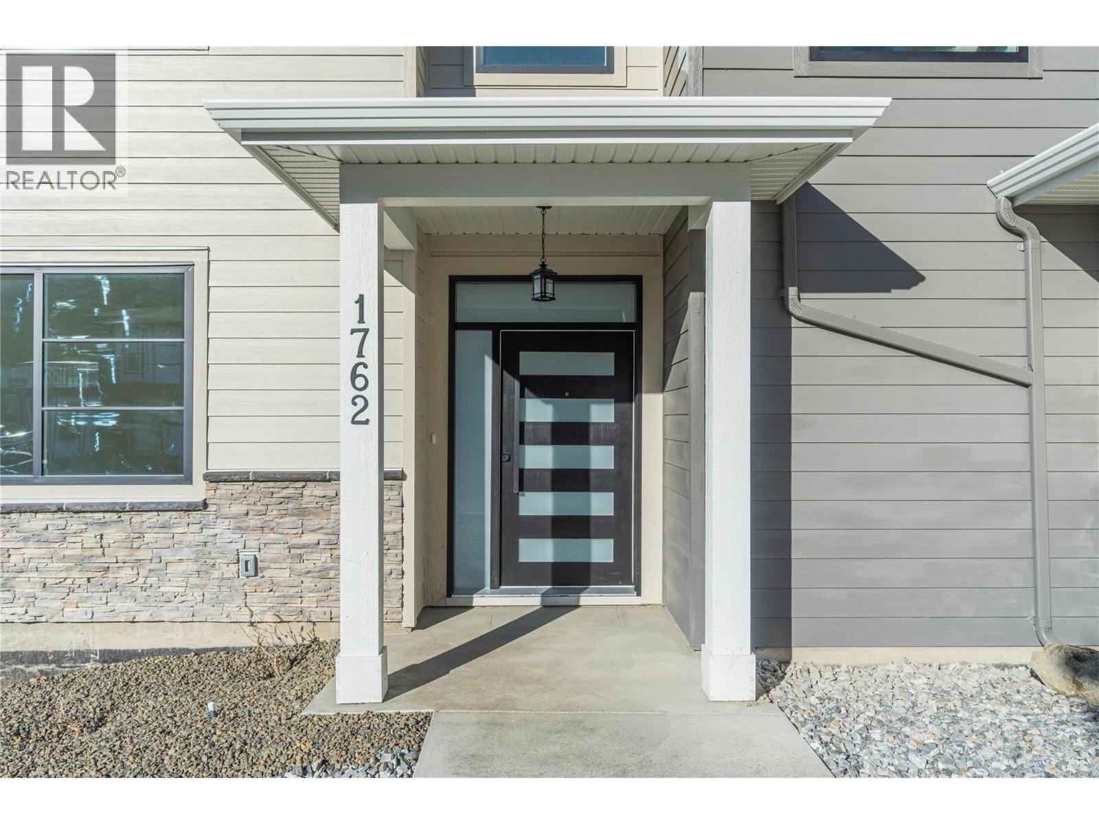 Photo 6 of 1762 Balsam Place, Kamloops BC