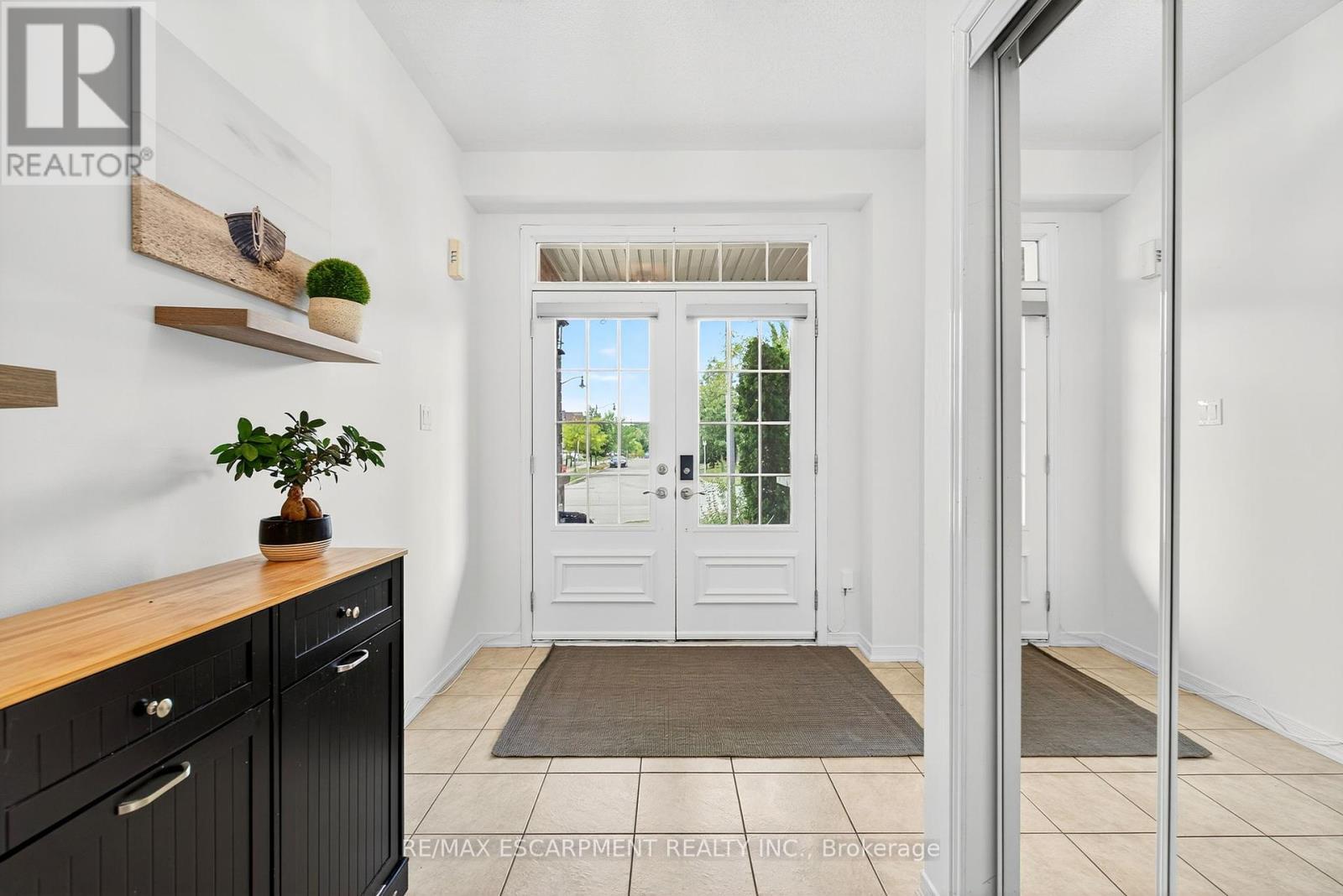 Photo 8 of 161 Nisbet Boulevard, Hamilton ON