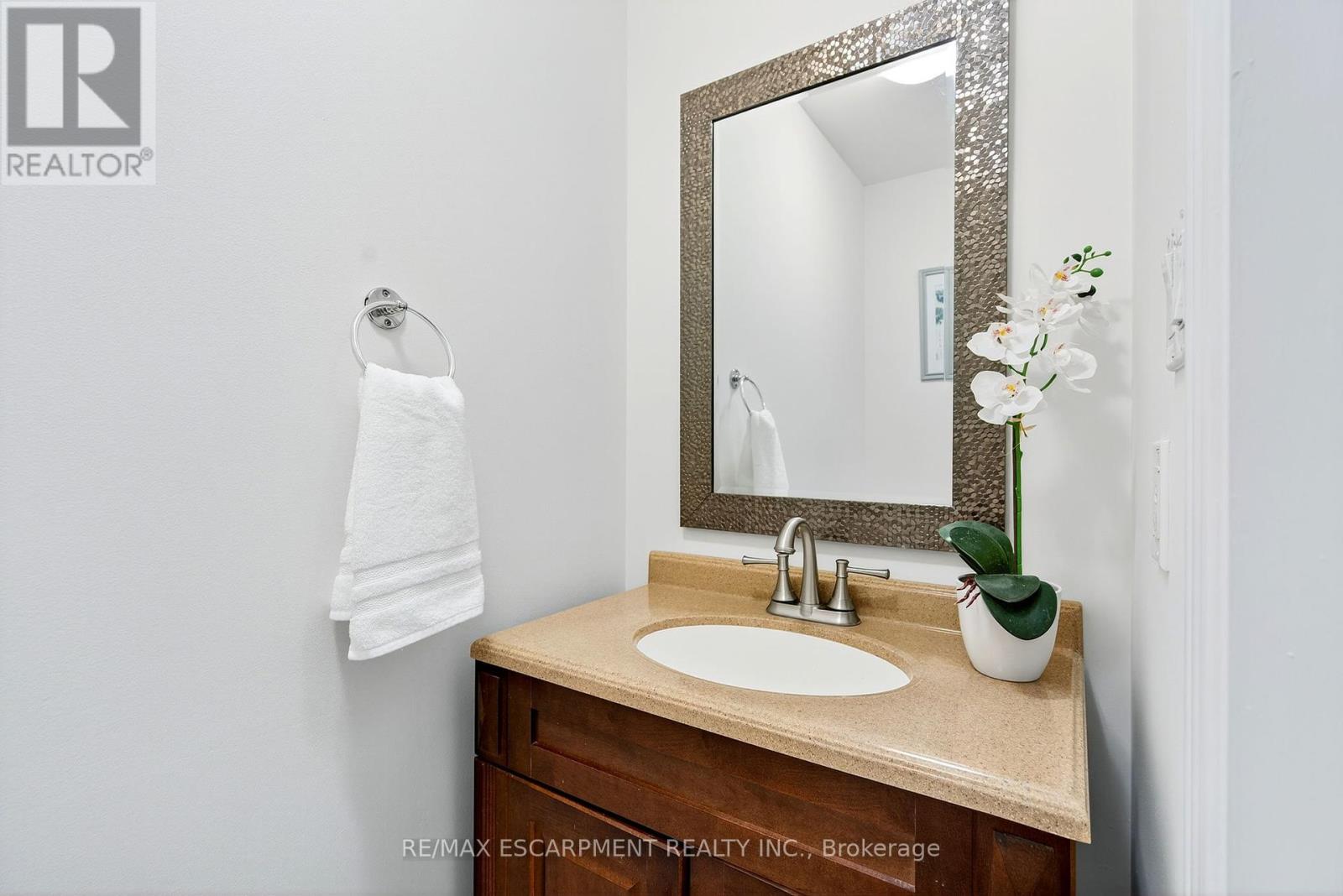 Photo 10 of 161 Nisbet Boulevard, Hamilton ON