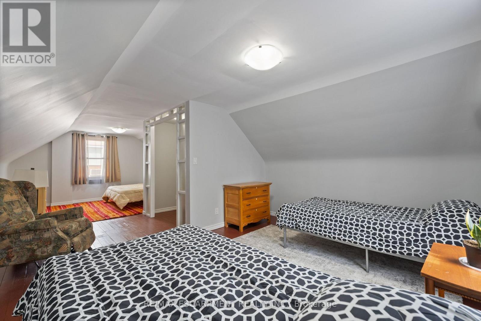 Photo 23 of 197 East 12 Th Street, Hamilton ON