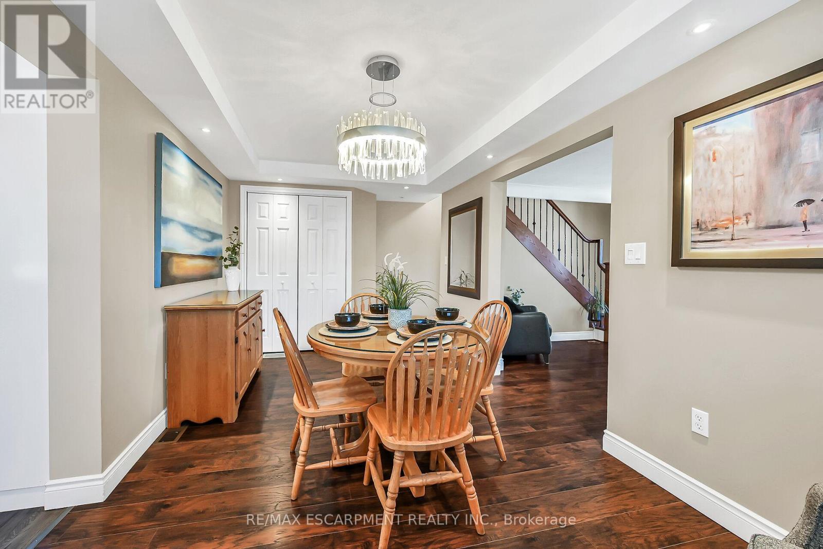 Single Family House for Sale in  COCHRANE ROAD Hamilton (Rosedale) 