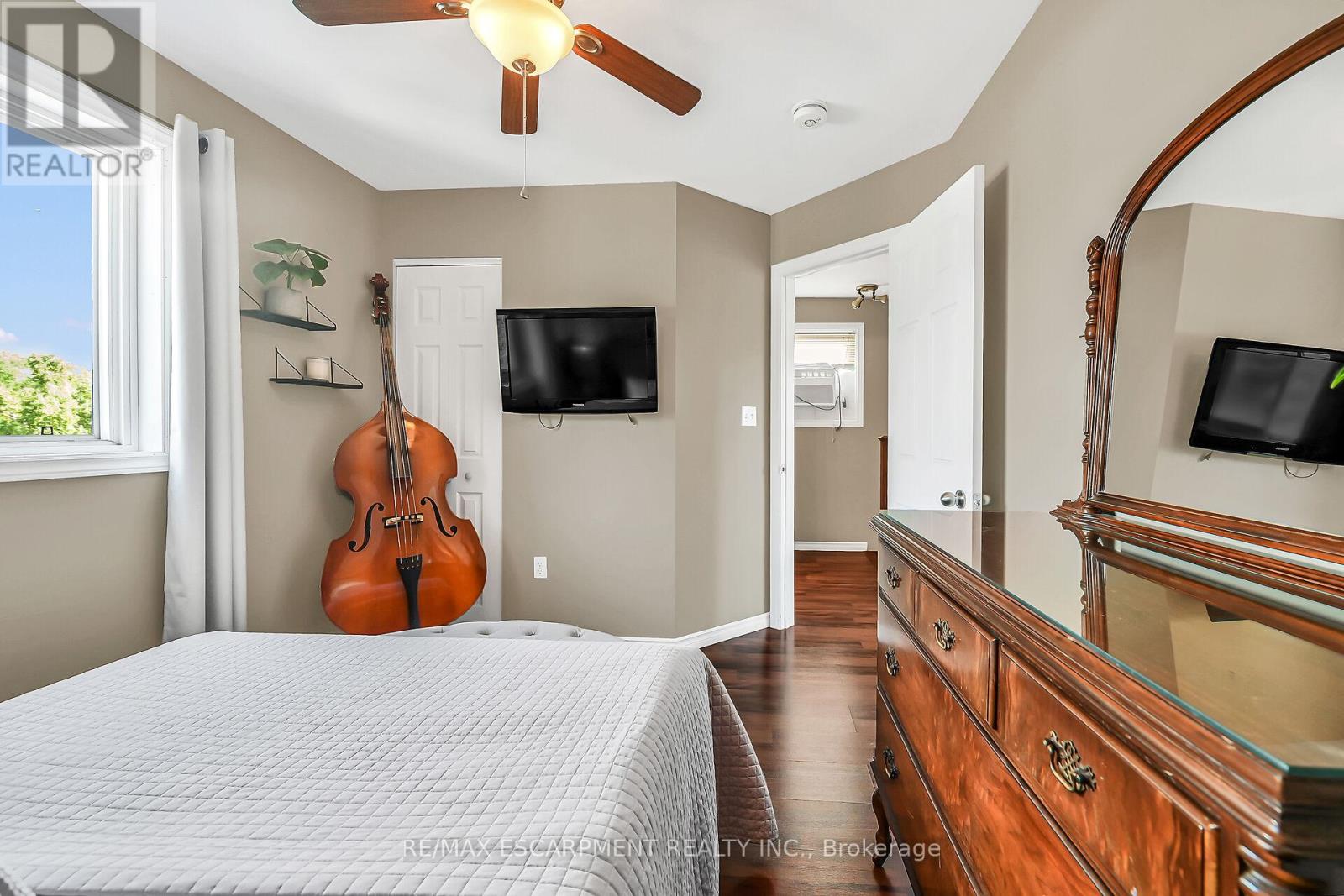 Single Family House for Sale in  COCHRANE ROAD Hamilton (Rosedale) 