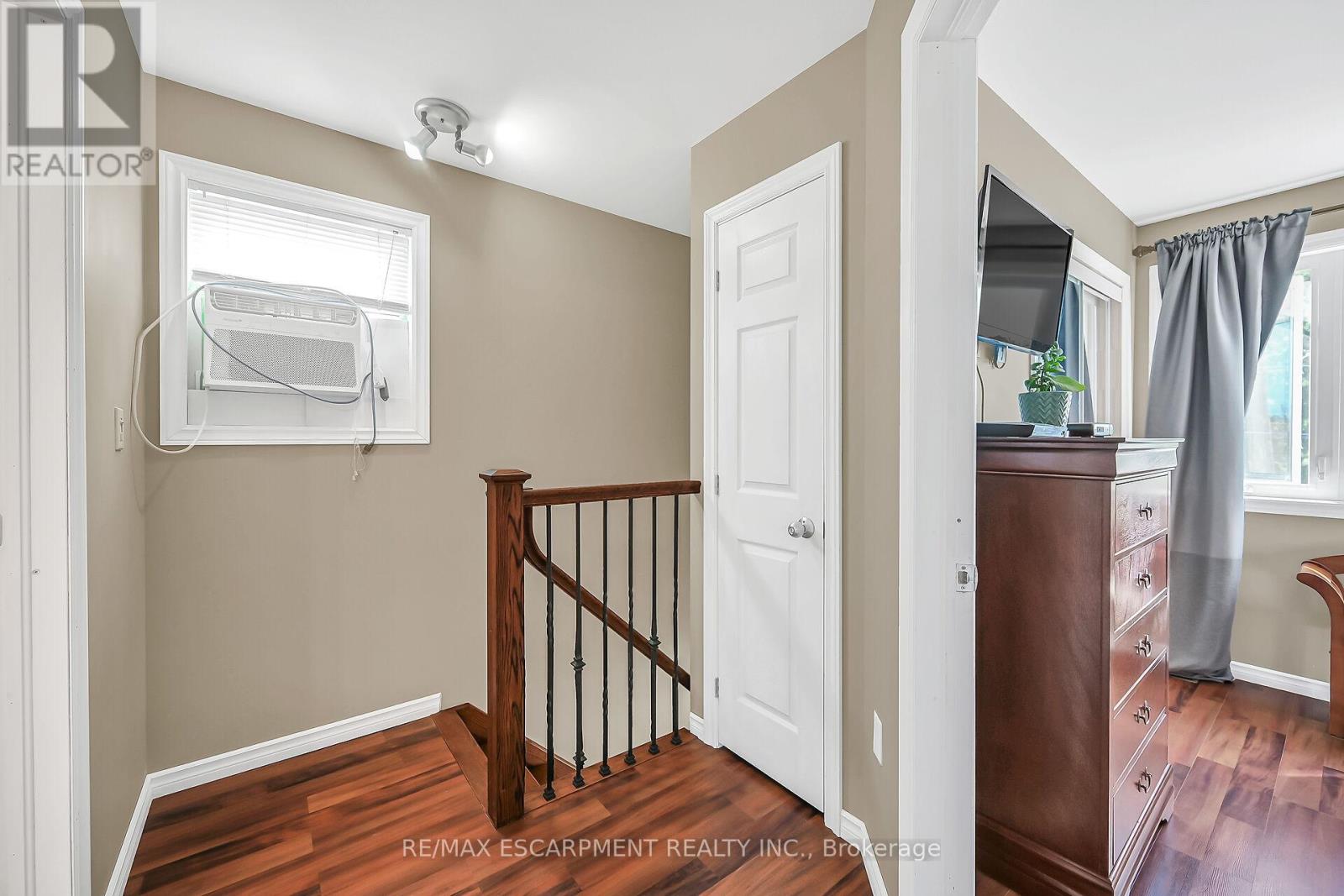 Single Family House for Sale in  COCHRANE ROAD Hamilton (Rosedale) 