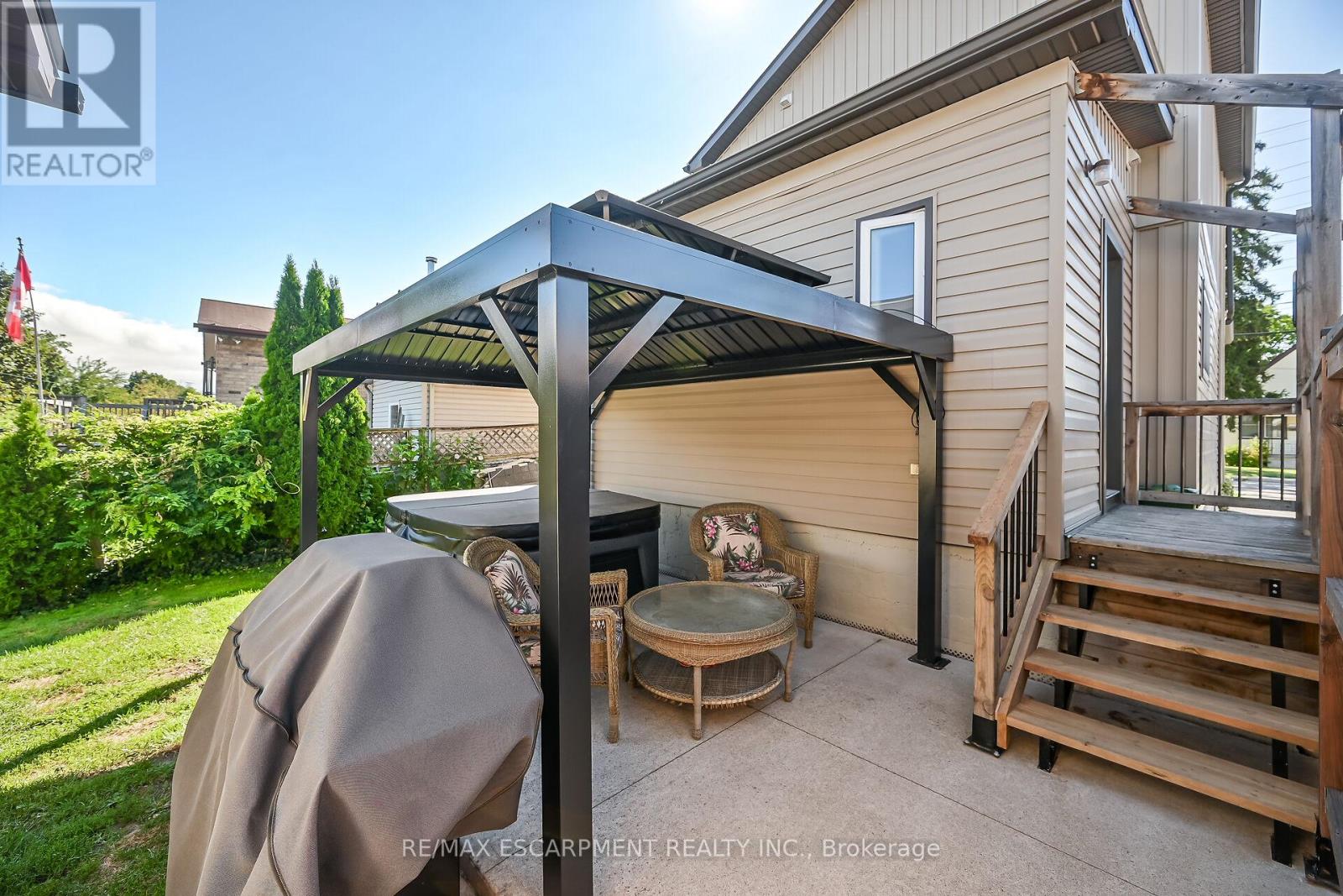 Single Family House for Sale in  COCHRANE ROAD Hamilton (Rosedale) 