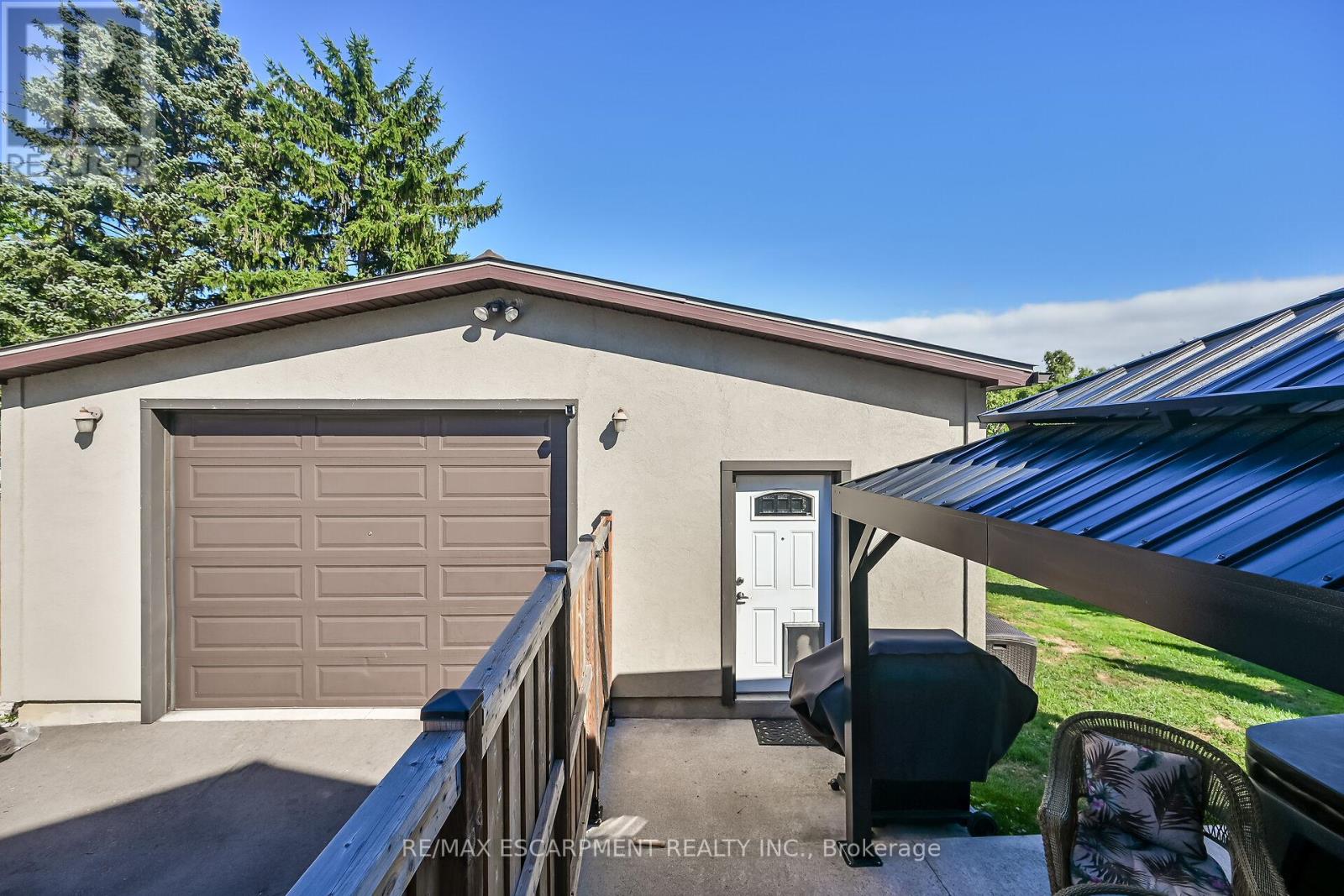 Single Family House for Sale in  COCHRANE ROAD Hamilton (Rosedale) 