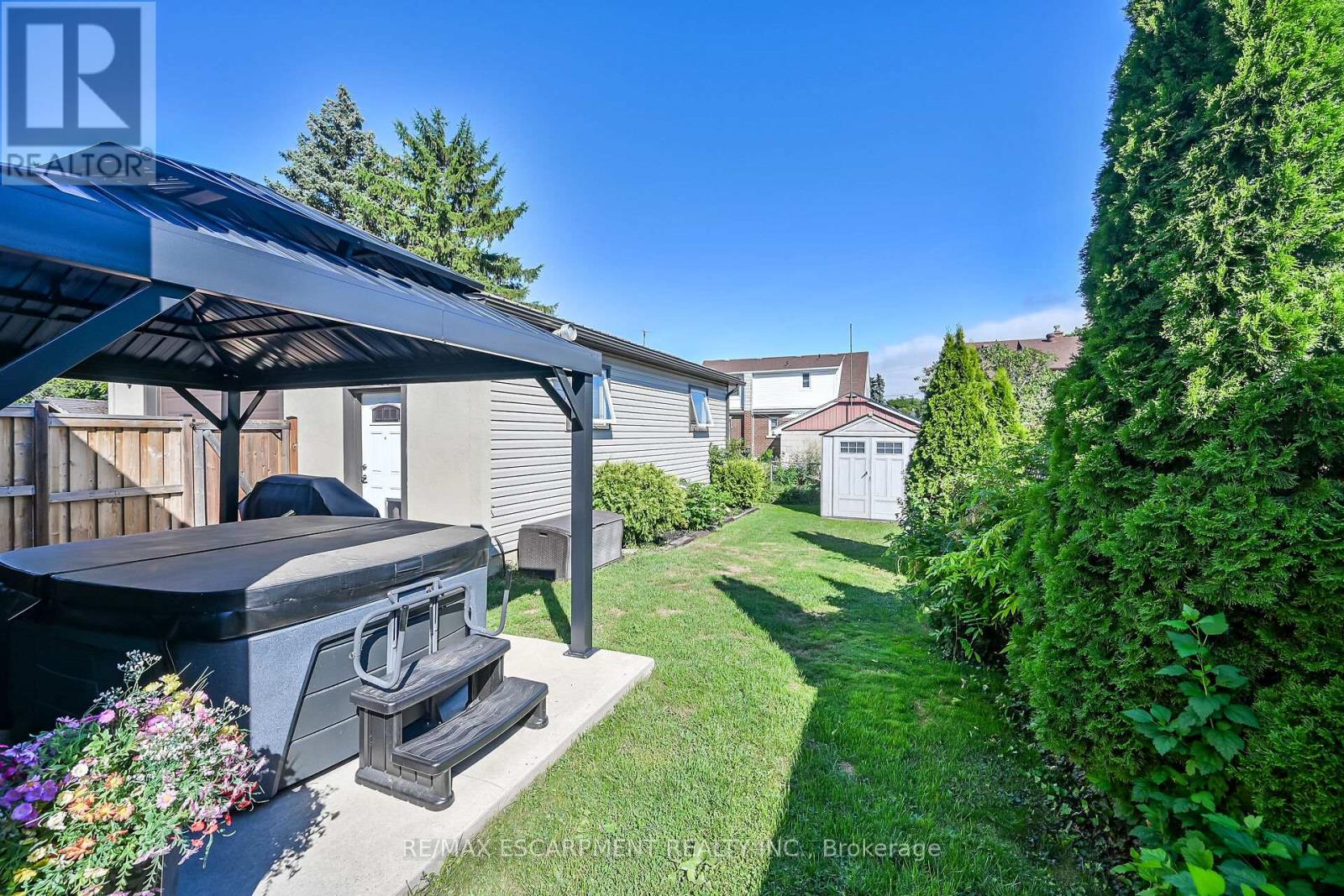 Single Family House for Sale in  COCHRANE ROAD Hamilton (Rosedale) 