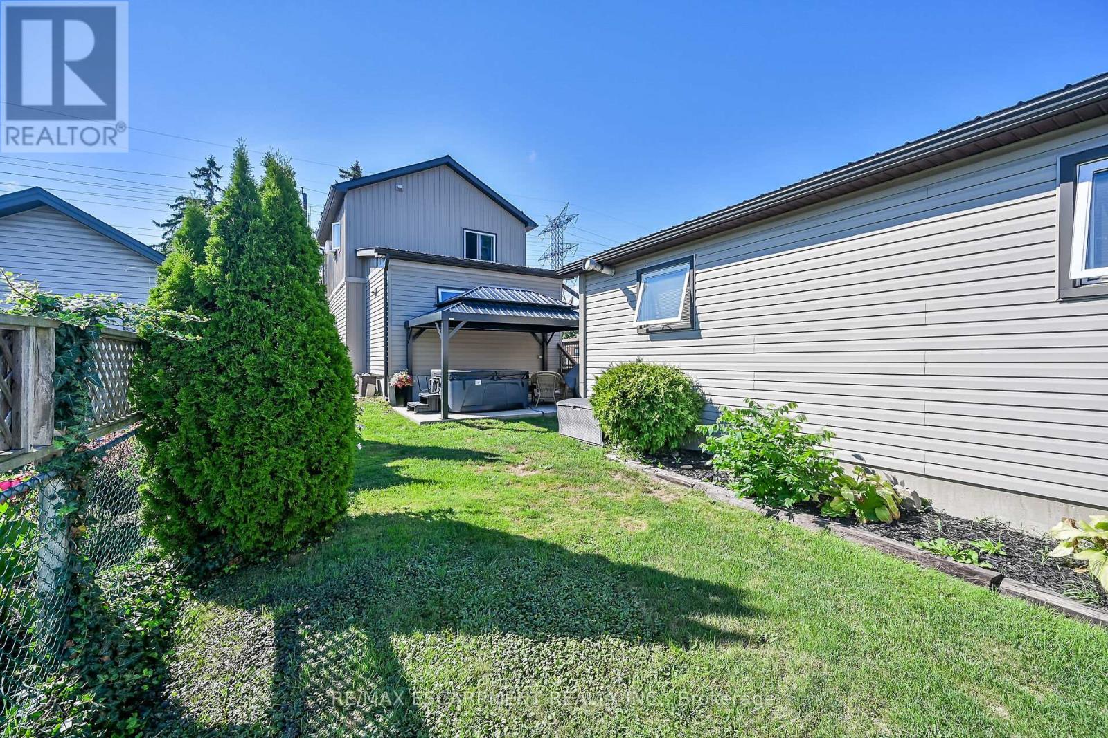 Single Family House for Sale in  COCHRANE ROAD Hamilton (Rosedale) 