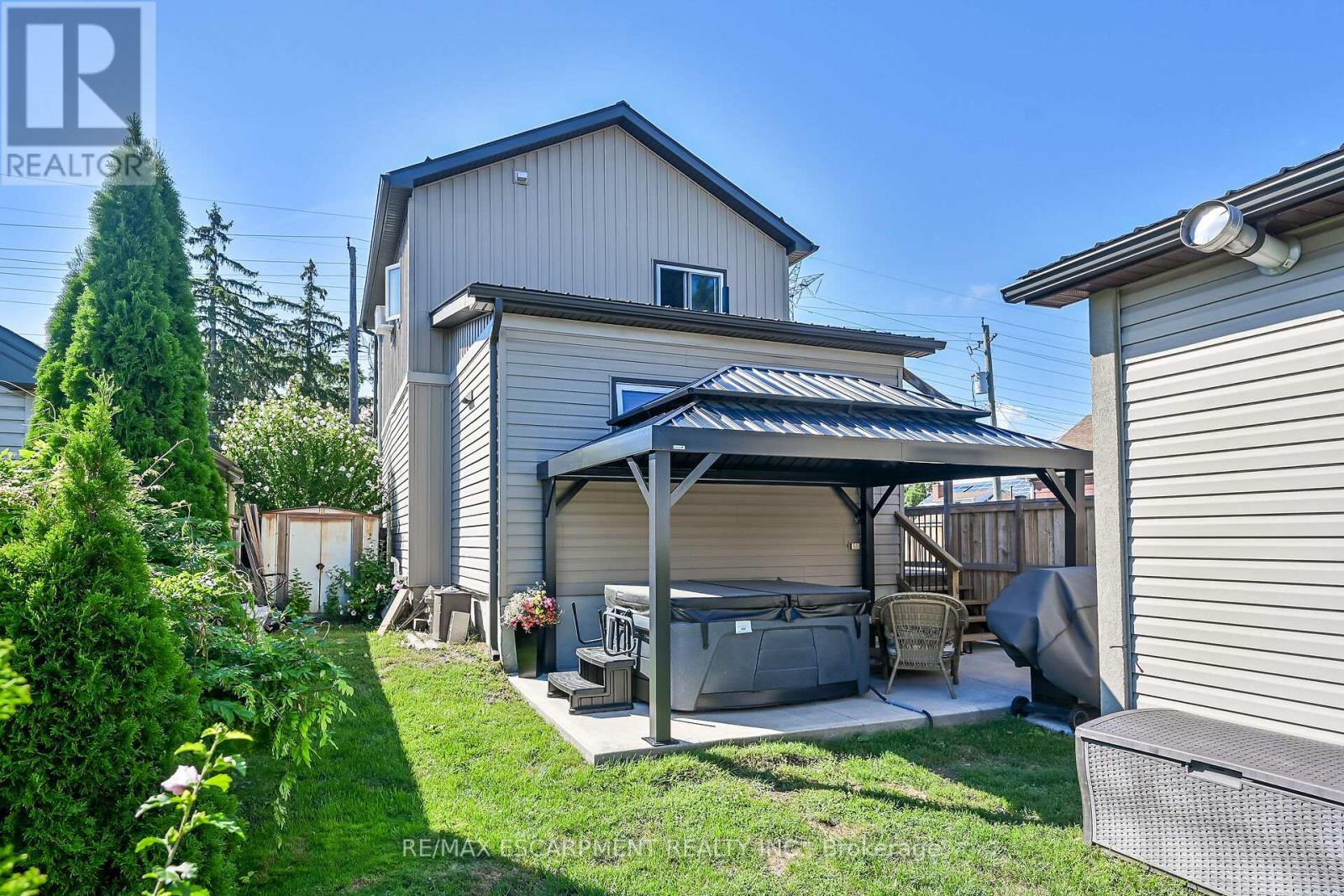 Single Family House for Sale in  COCHRANE ROAD Hamilton (Rosedale) 