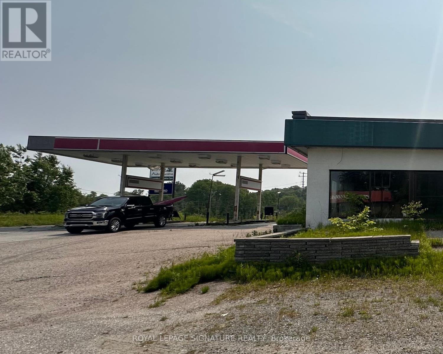 Photo 5 of 993 Lake Joseph Road, Seguin ON