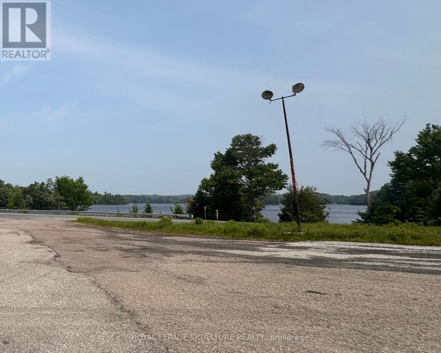 Photo 8 of 993 Lake Joseph Road, Seguin ON