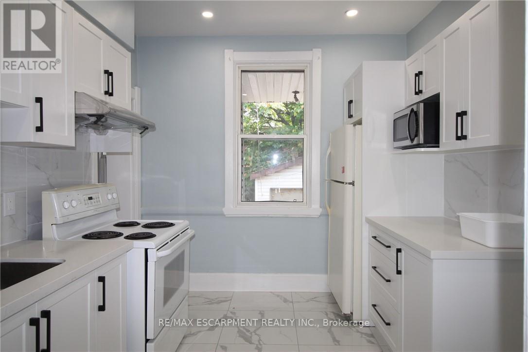 Photo 4 of 701 Wilson Street, Hamilton ON
