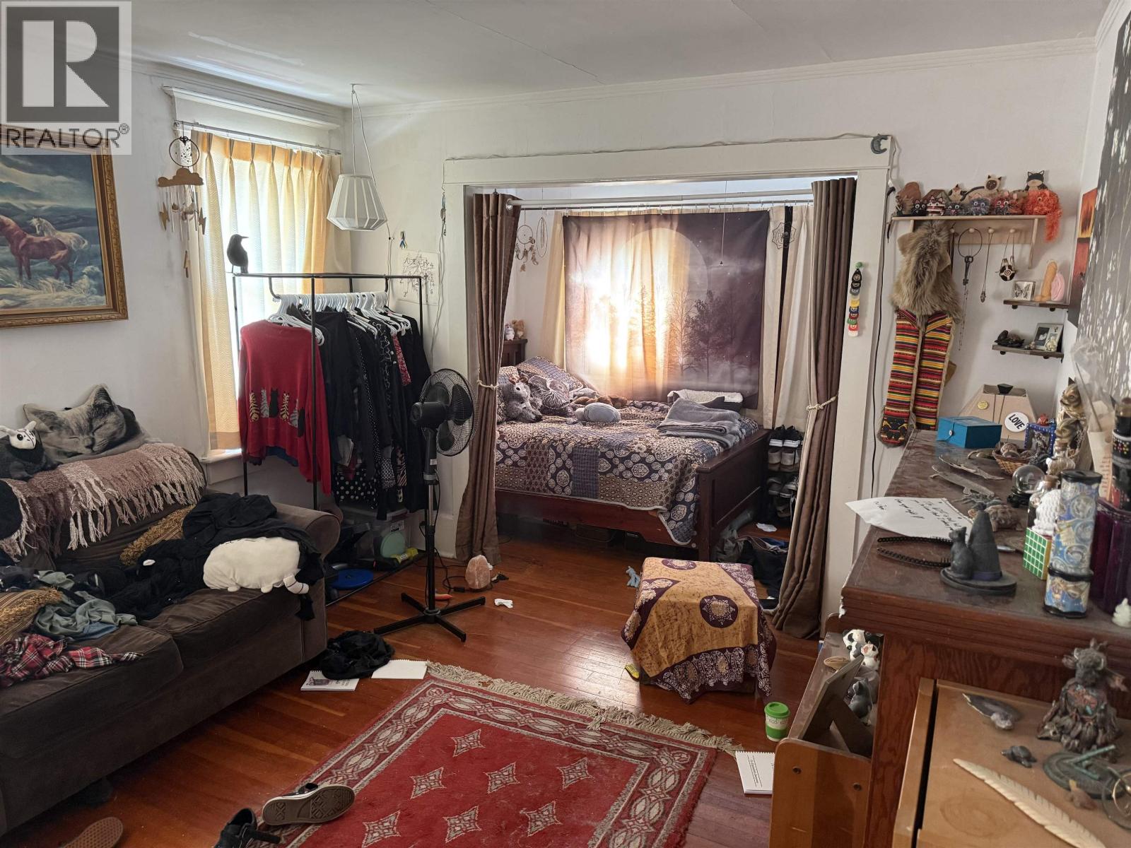 Photo 9 of 423 Sixth Street, New Westminster BC