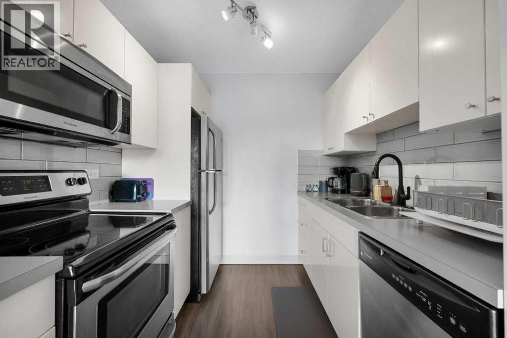 Single Family House for Sale in D   Avenue SW Cliff Bungalow Calgary 
