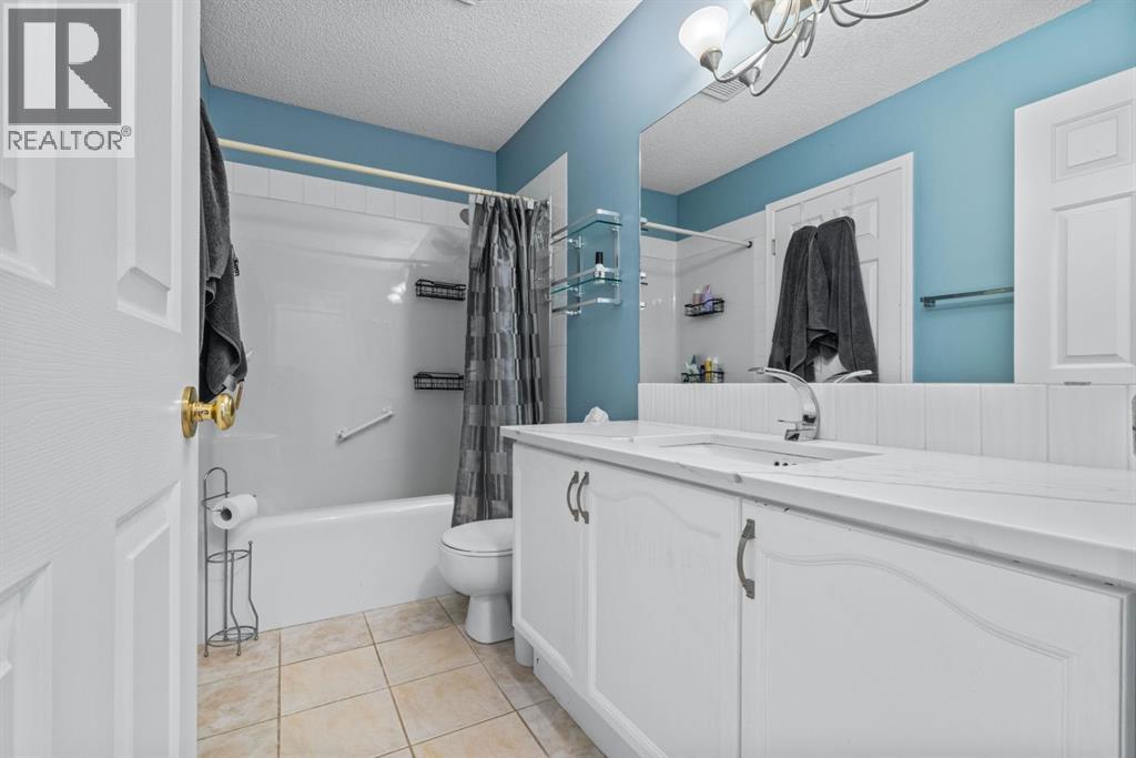 Single Family House 4 Level for Sale in  Somervale Place SW Somerset Calgary 