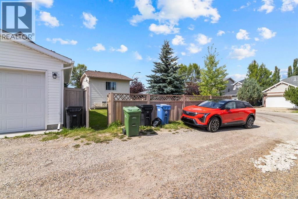 Single Family House 4 Level for Sale in  Somervale Place SW Somerset Calgary 