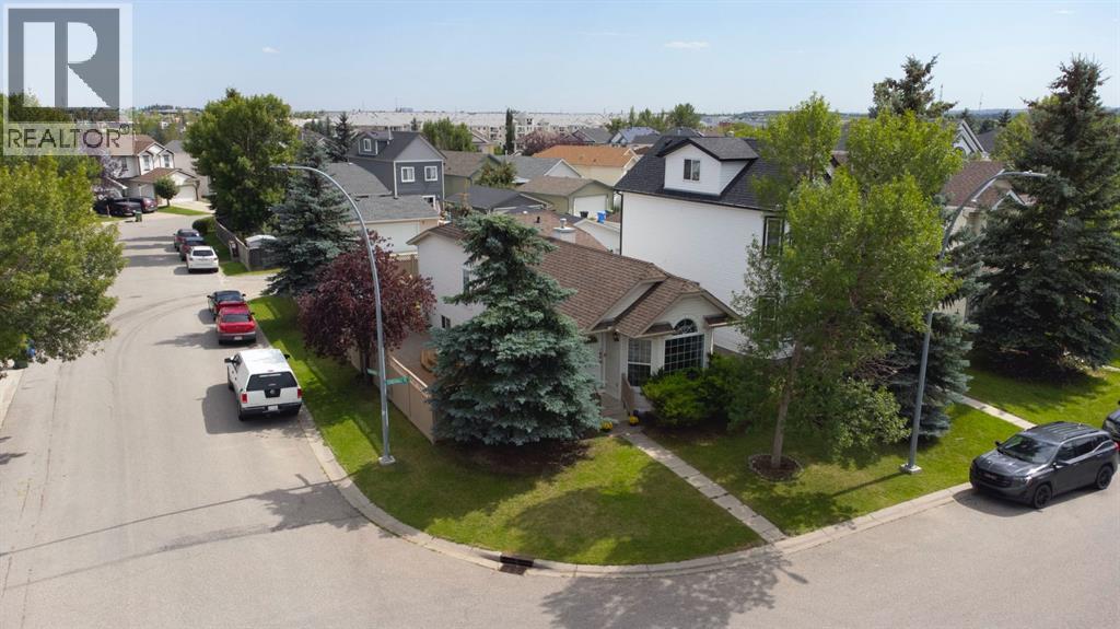 Single Family House 4 Level for Sale in  Somervale Place SW Somerset Calgary 
