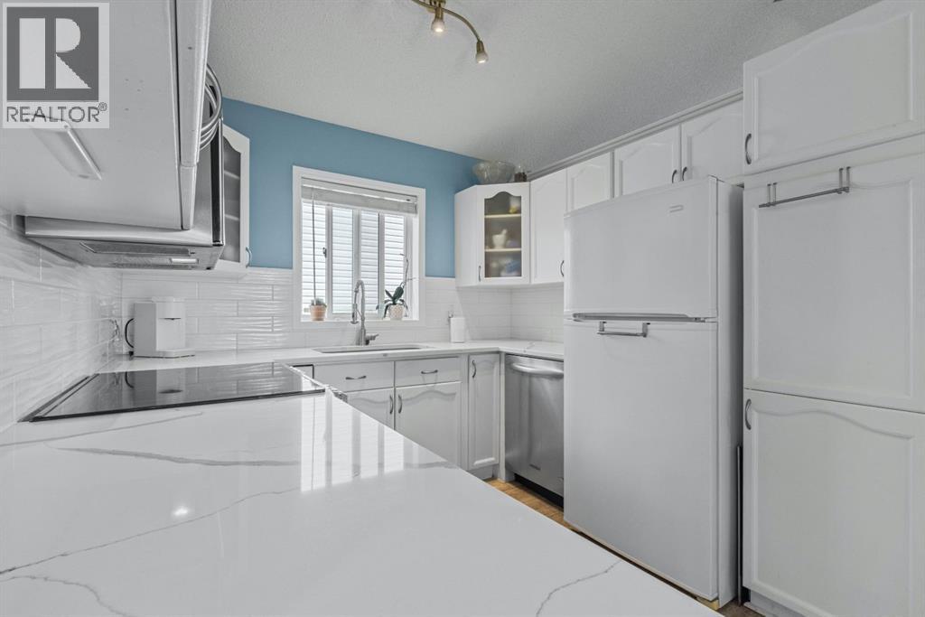 Single Family House 4 Level for Sale in  Somervale Place SW Somerset Calgary 
