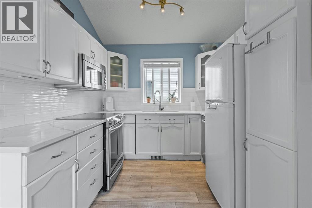 Single Family House 4 Level for Sale in  Somervale Place SW Somerset Calgary 