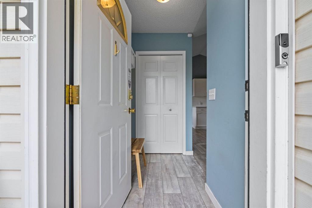 Single Family House 4 Level for Sale in  Somervale Place SW Somerset Calgary 