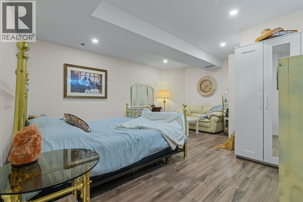 Single Family House 4 Level for Sale in  Somervale Place SW Somerset Calgary 
