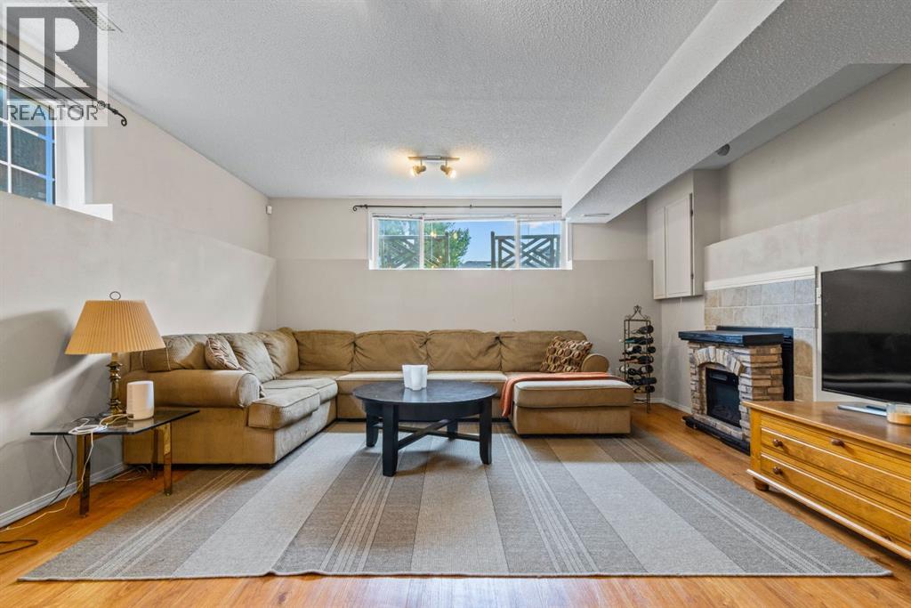 Single Family House 4 Level for Sale in  Somervale Place SW Somerset Calgary 