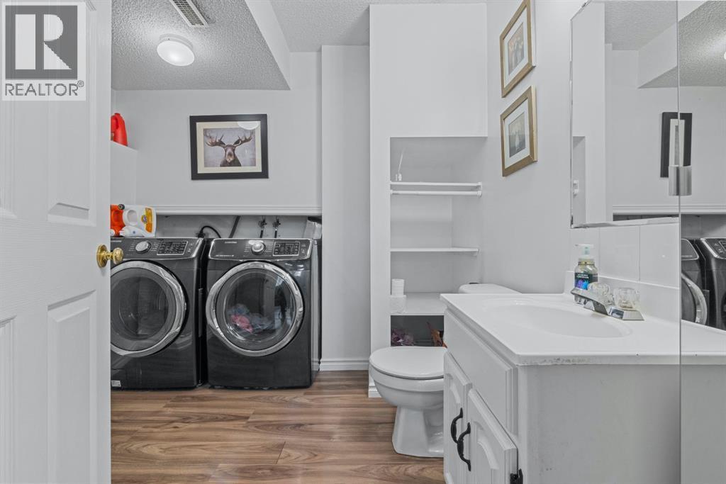 Single Family House 4 Level for Sale in  Somervale Place SW Somerset Calgary 