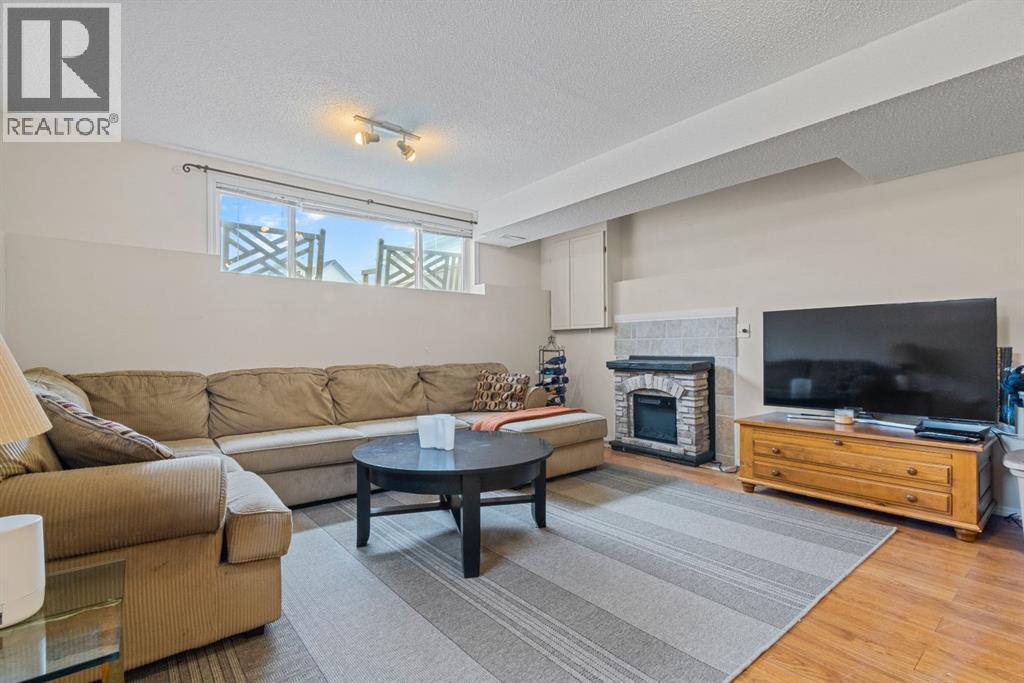 Single Family House 4 Level for Sale in  Somervale Place SW Somerset Calgary 