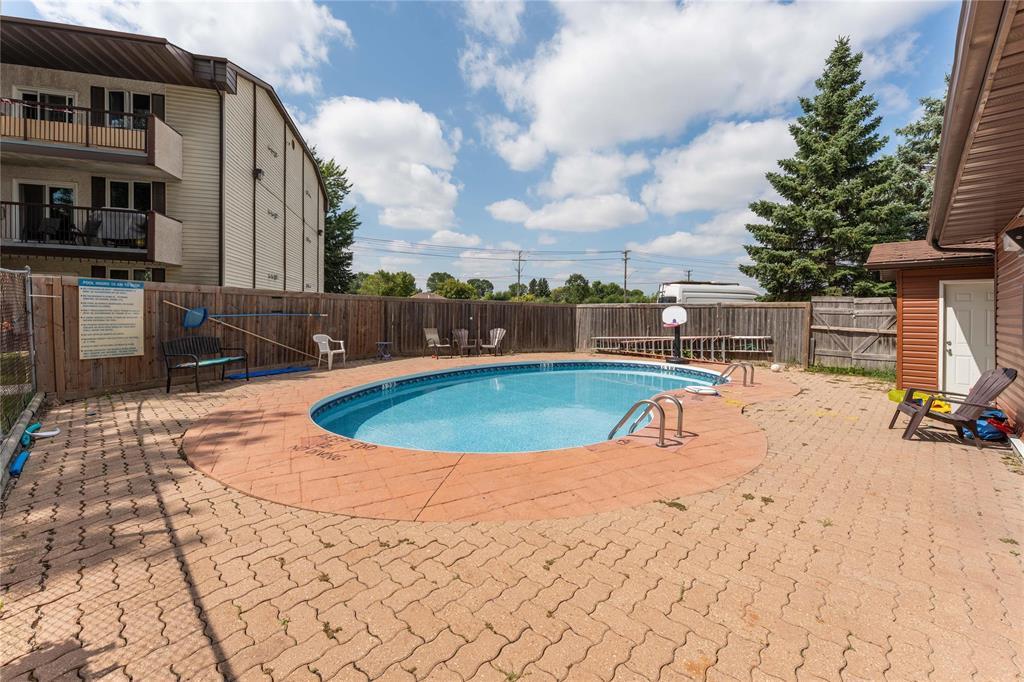 Photo 1 of 2205 1048 Bairdmore Boulevard, Winnipeg MB