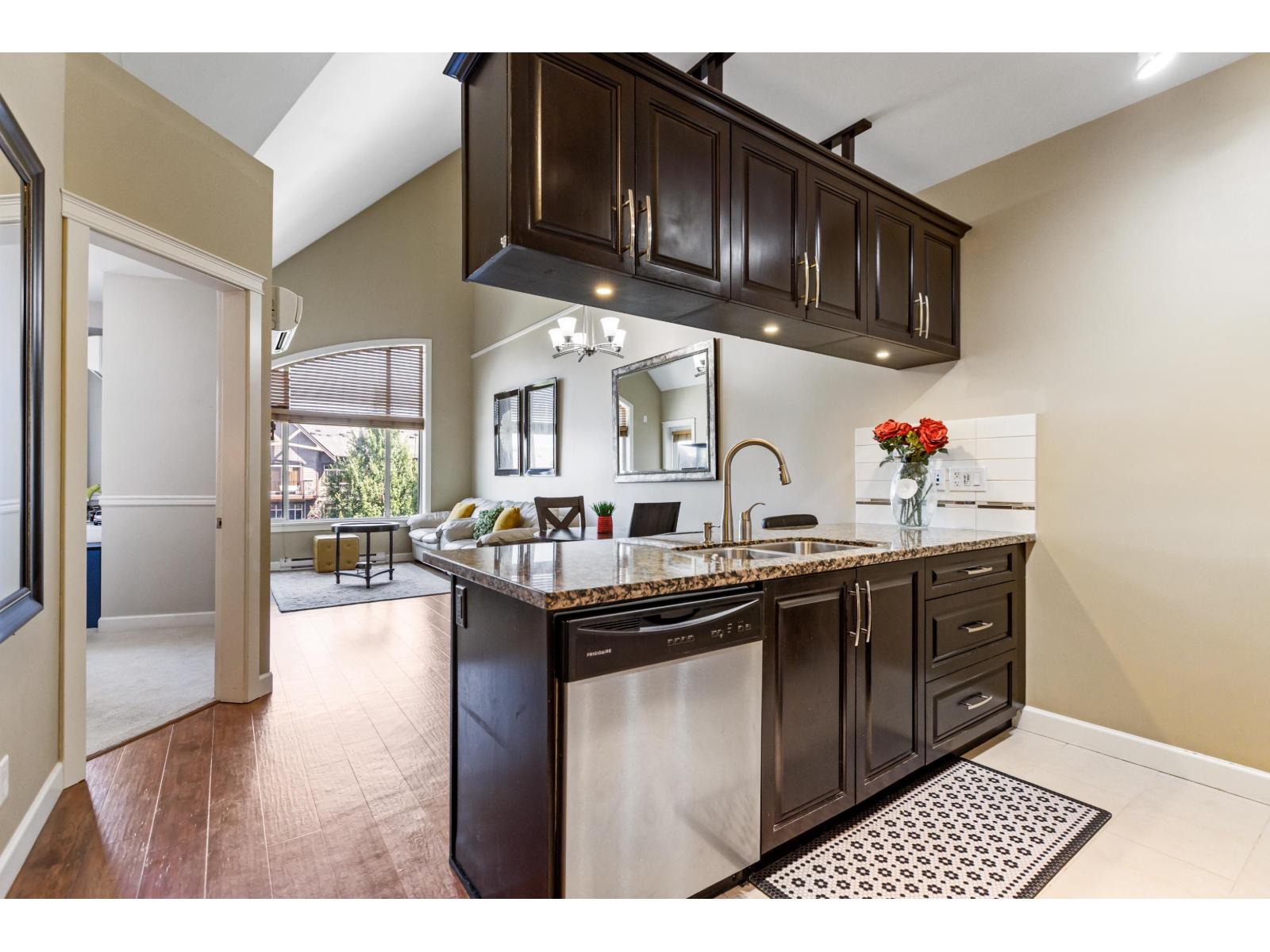Photo 9 of 542 8288 207 A Street, Langley BC