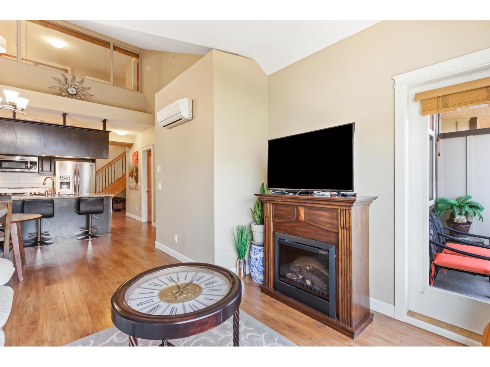 Photo 12 of 542 8288 207 A Street, Langley BC