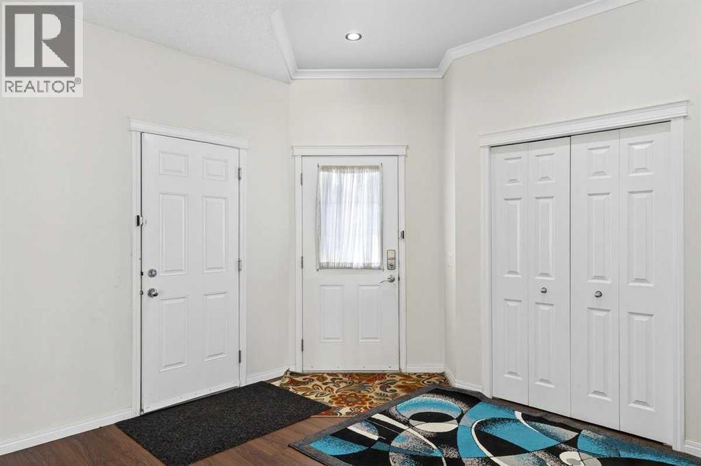 Photo 7 of 143 Saddleland Crescent Ne, Calgary AB