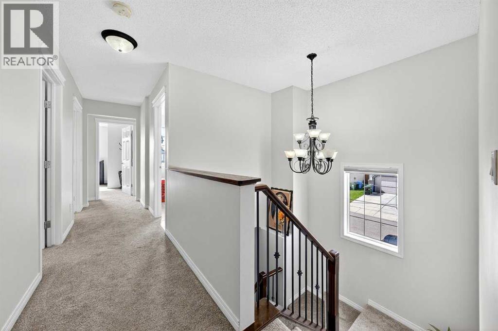 Photo 18 of 143 Saddleland Crescent Ne, Calgary AB