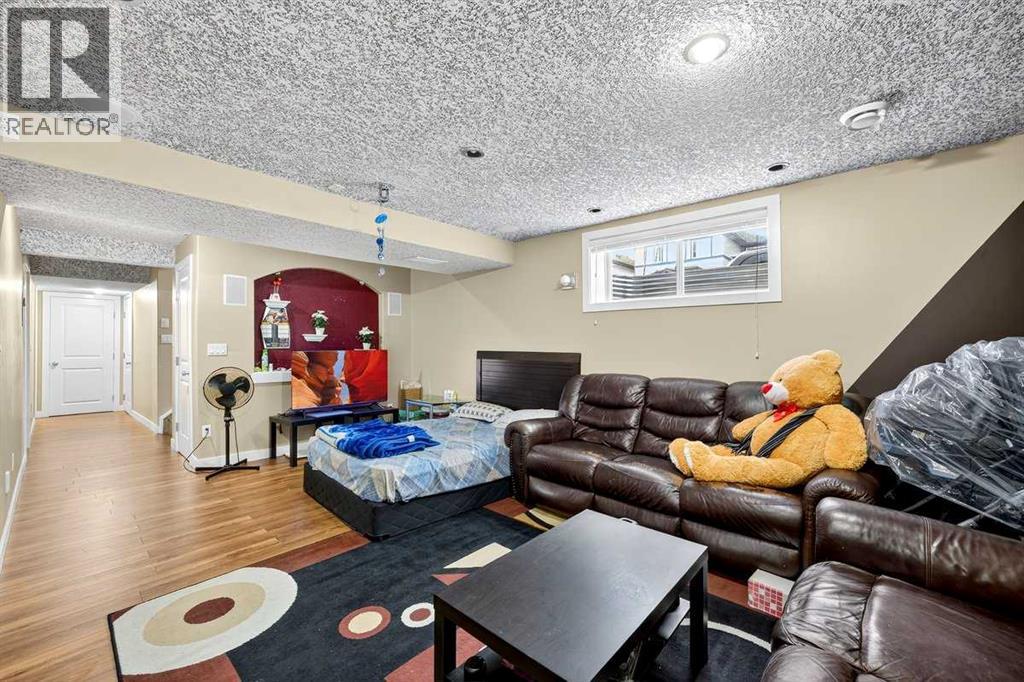 Photo 38 of 143 Saddleland Crescent Ne, Calgary AB