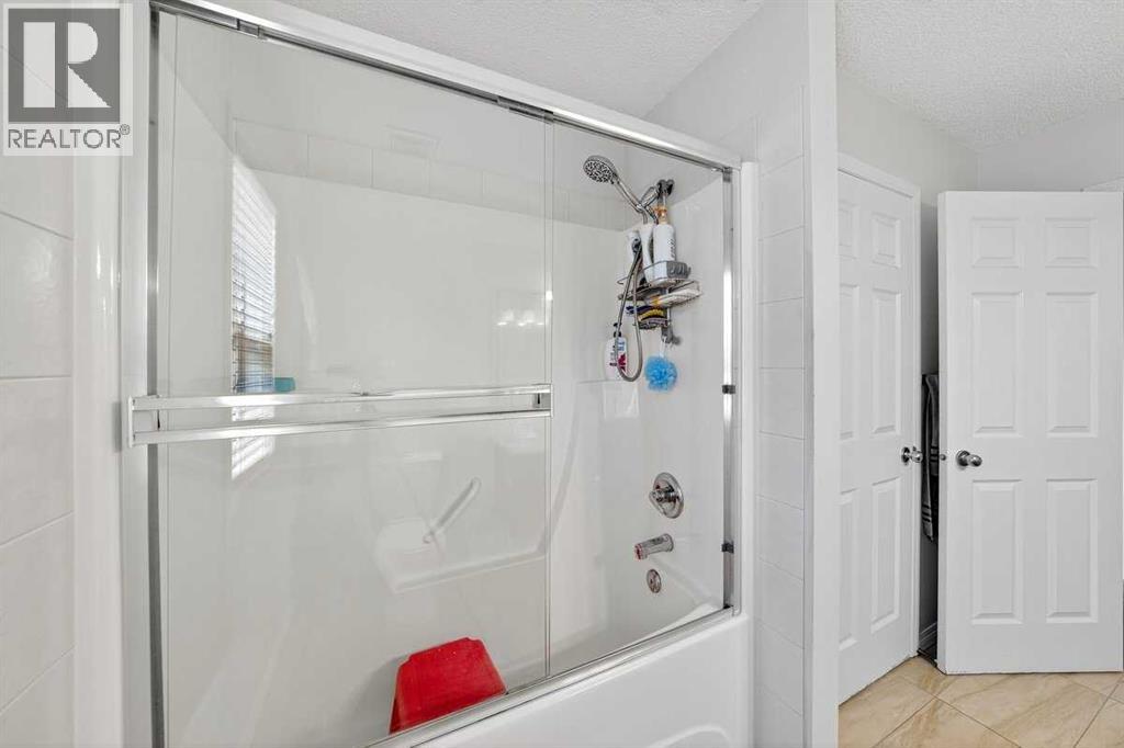Photo 29 of 143 Saddleland Crescent Ne, Calgary AB