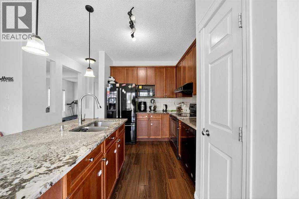 Photo 14 of 143 Saddleland Crescent Ne, Calgary AB