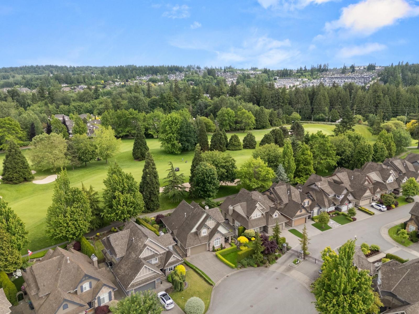 Photo 2 of 1 3300 157 A Street, Surrey BC