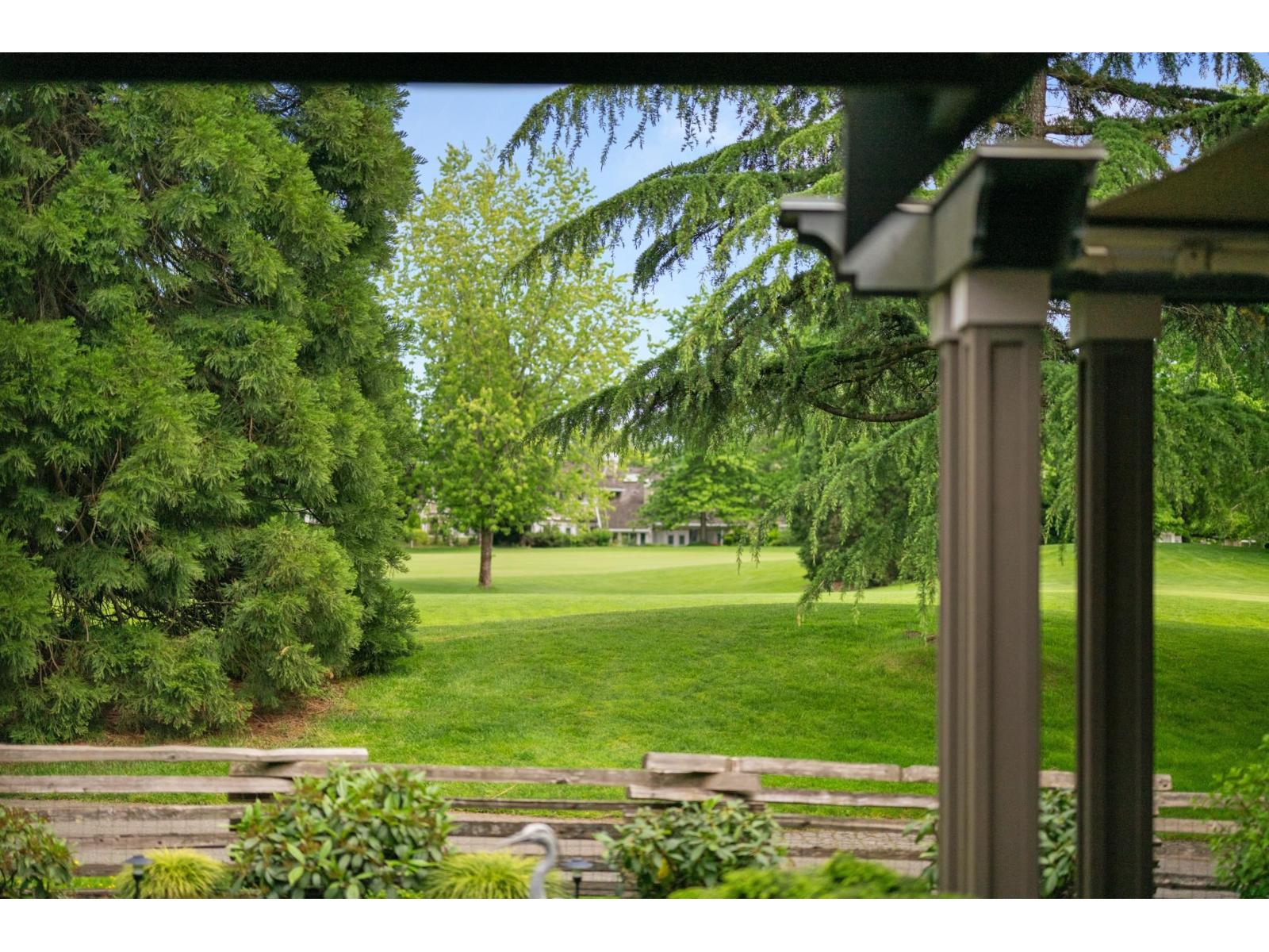 Photo 5 of 1 3300 157 A Street, Surrey BC