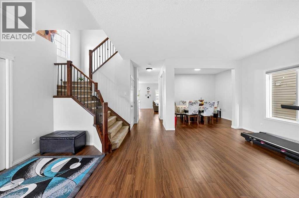 Photo 10 of 143 Saddleland Crescent Ne, Calgary AB