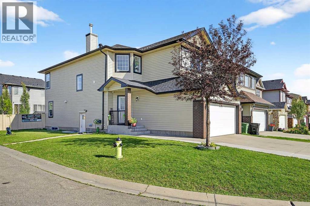 Photo 2 of 143 Saddleland Crescent Ne, Calgary AB